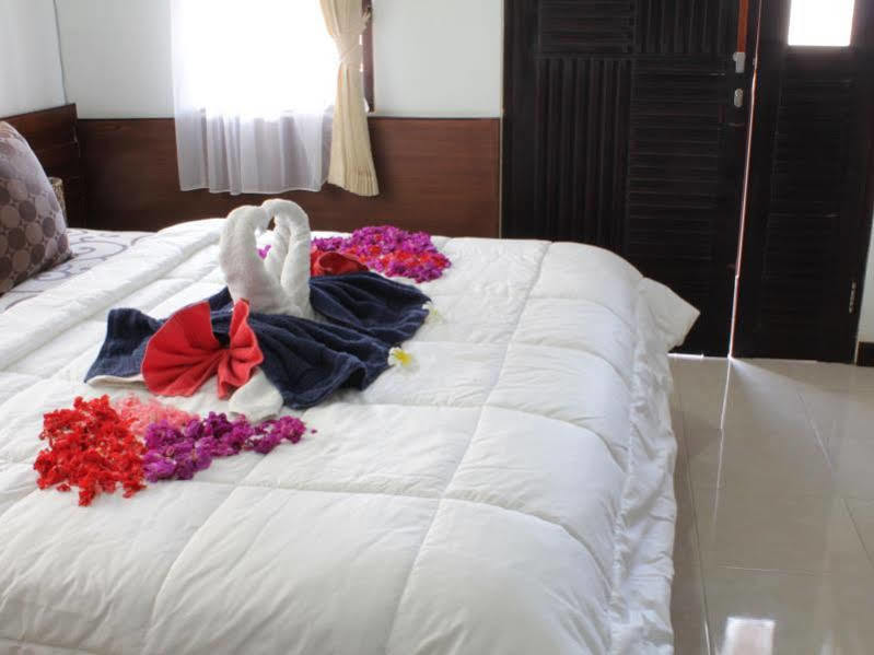 Dedy Beach Inn Kuta Lombok Eksteriør billede
