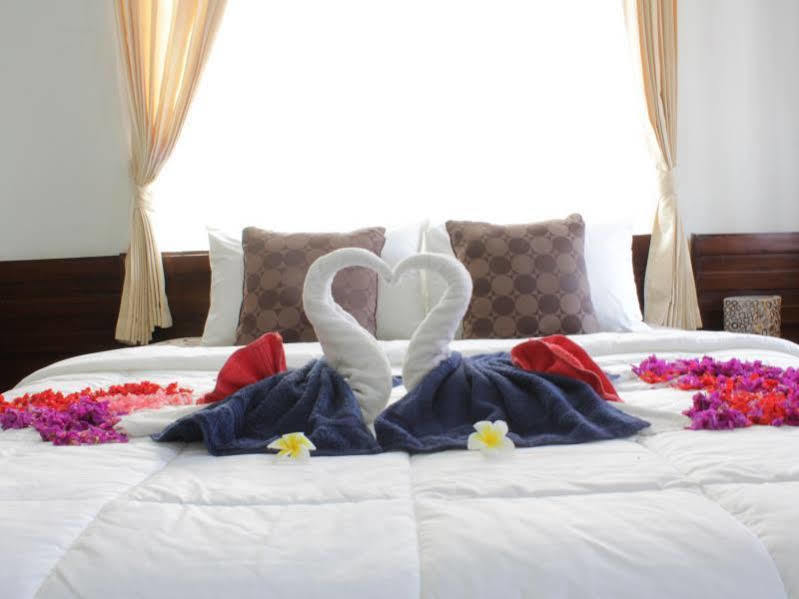 Dedy Beach Inn Kuta Lombok Eksteriør billede